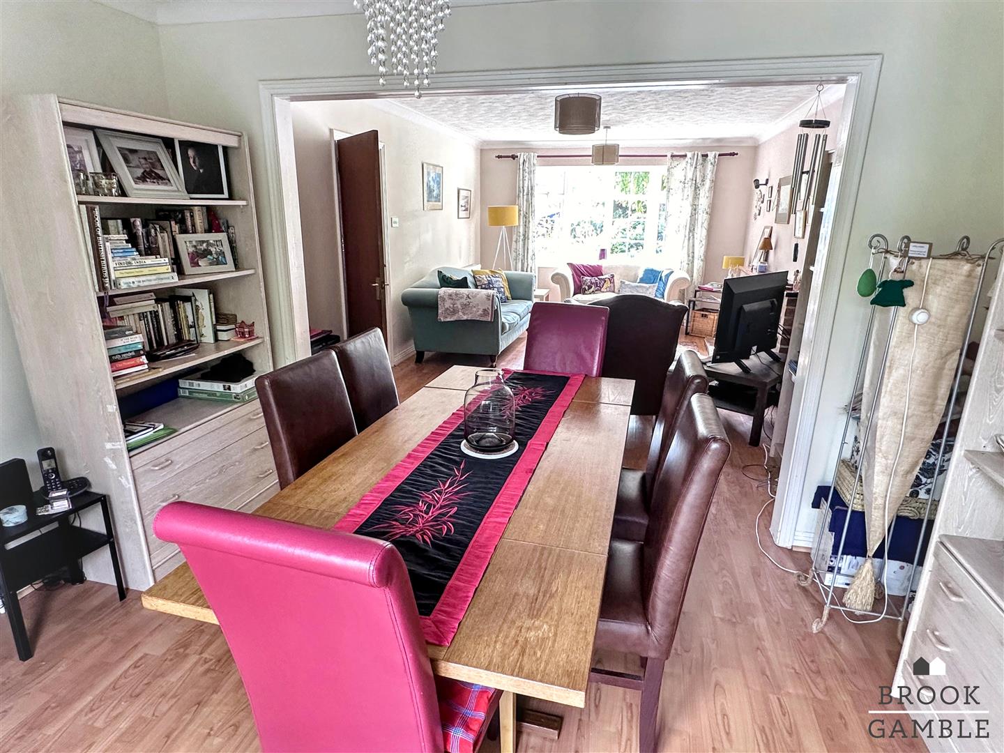 4 Bedroom House - Detached. Greenway in Eastbourne, 6